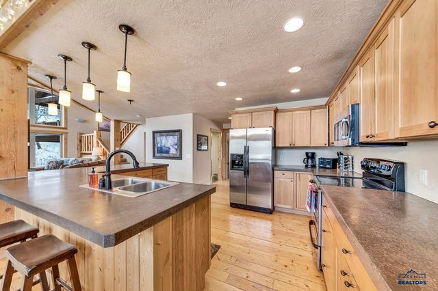 21156 STEWART SLOPE CIR, Lead, SD 57754