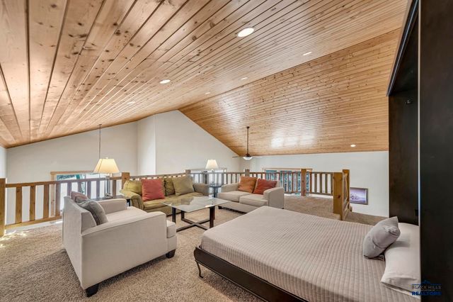 21156 STEWART SLOPE CIR, Lead, SD 57754