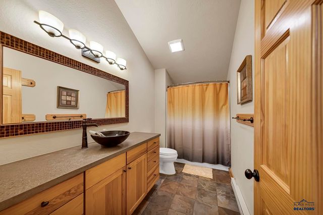 21156 STEWART SLOPE CIR, Lead, SD 57754