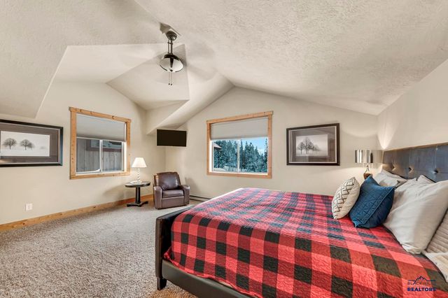 21156 STEWART SLOPE CIR, Lead, SD 57754