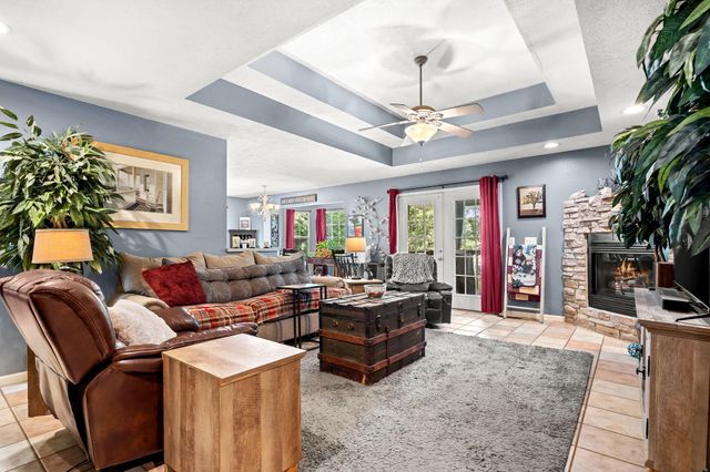 265 Neals Trail, Reeds Spring, MO 65737