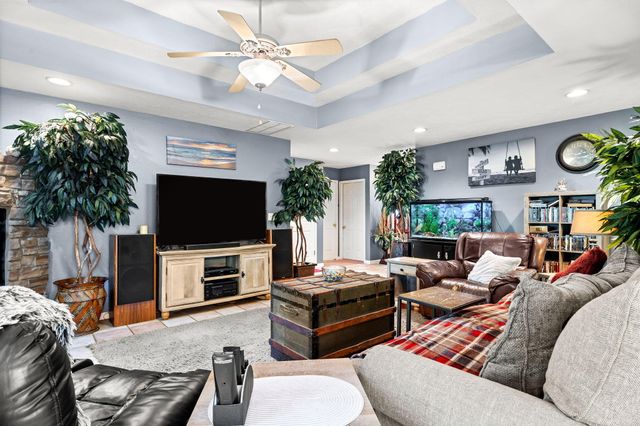 265 Neals Trail, Reeds Spring, MO 65737