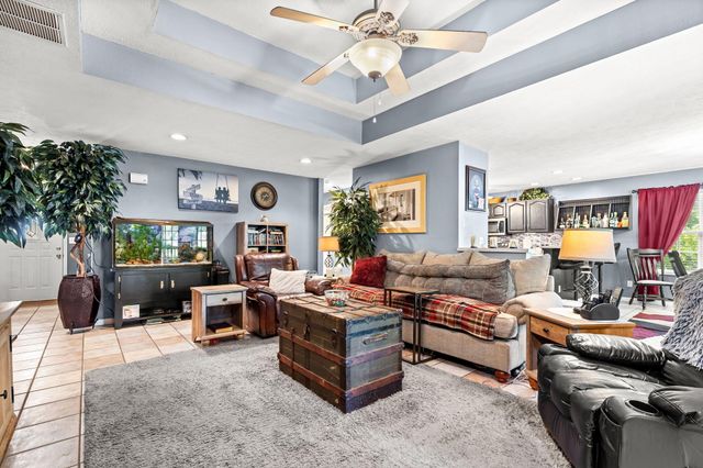 265 Neals Trail, Reeds Spring, MO 65737