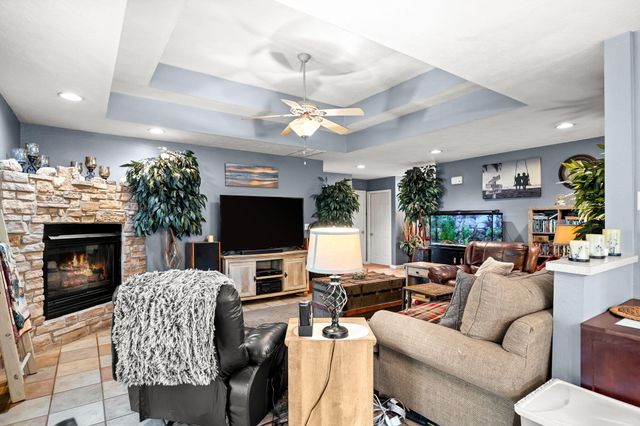 265 Neals Trail, Reeds Spring, MO 65737
