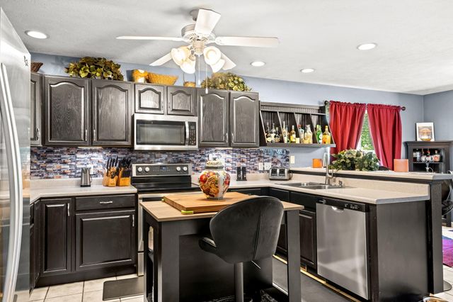 265 Neals Trail, Reeds Spring, MO 65737