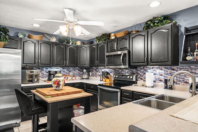 265 Neals Trail, Reeds Spring, MO 65737