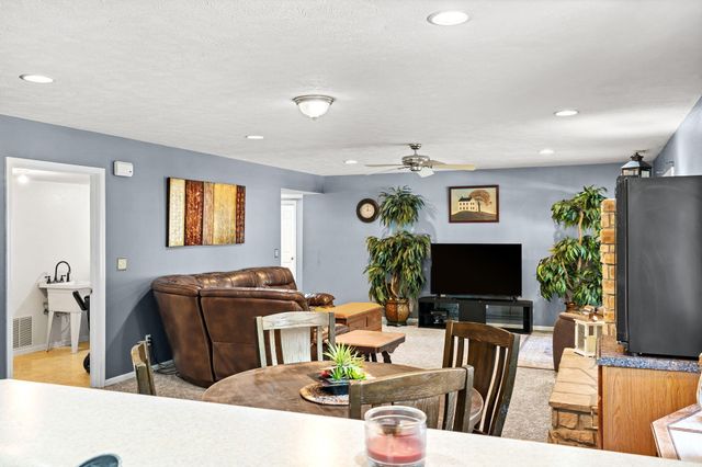 265 Neals Trail, Reeds Spring, MO 65737