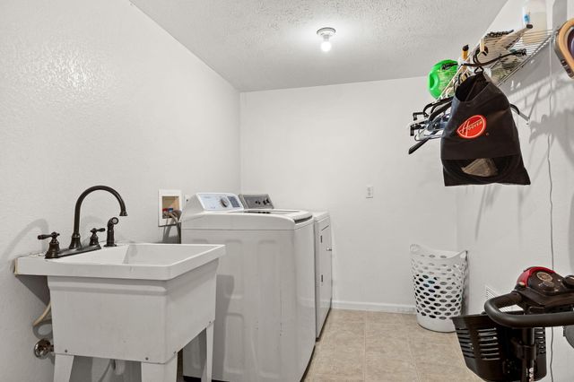 265 Neals Trail, Reeds Spring, MO 65737