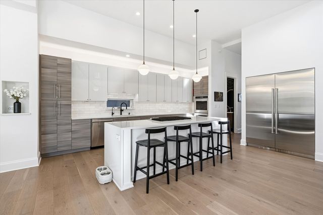 1936 N Wilmot Avenue, Chicago, IL 60647