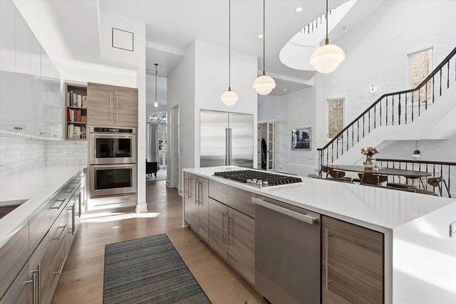 1936 N Wilmot Avenue, Chicago, IL 60647