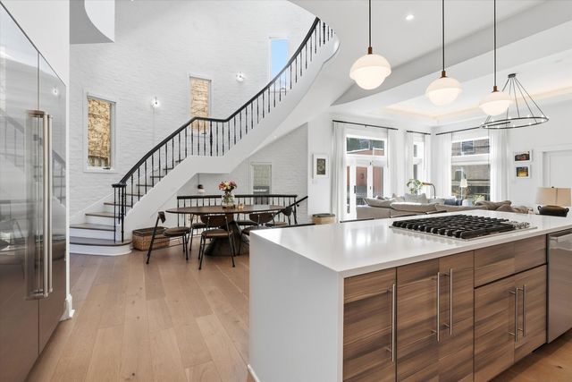 1936 N Wilmot Avenue, Chicago, IL 60647