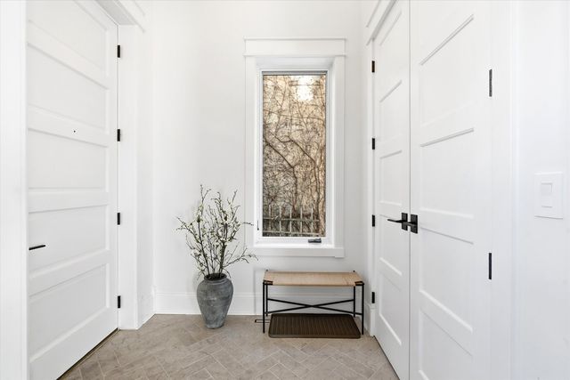 1936 N Wilmot Avenue, Chicago, IL 60647