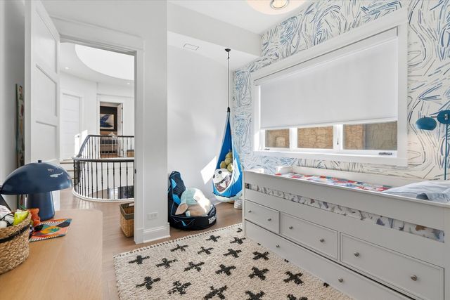 1936 N Wilmot Avenue, Chicago, IL 60647