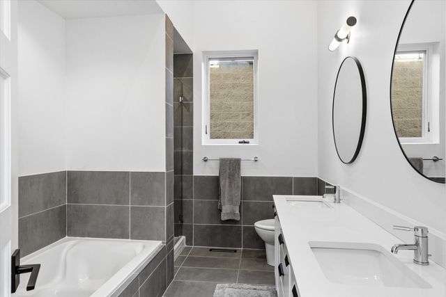 1936 N Wilmot Avenue, Chicago, IL 60647