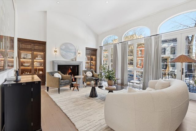 1936 N Wilmot Avenue, Chicago, IL 60647