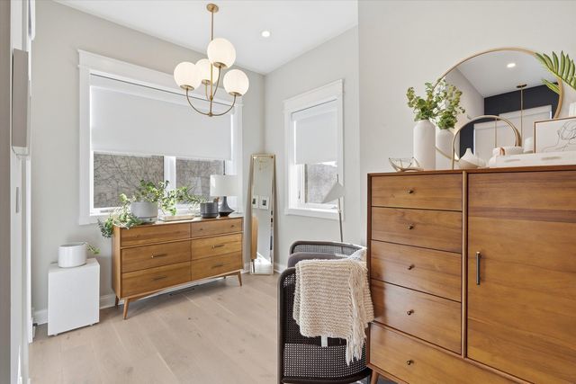 1936 N Wilmot Avenue, Chicago, IL 60647