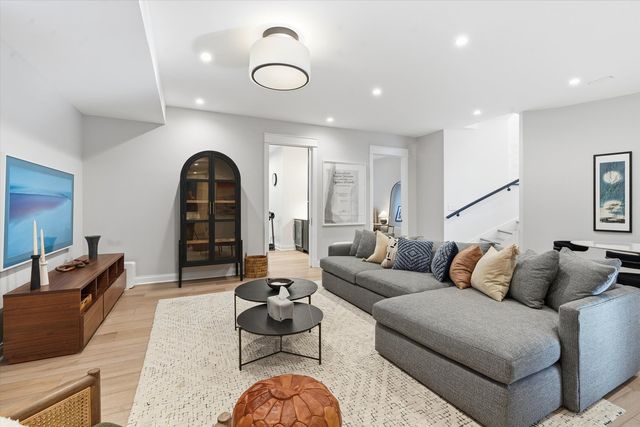 1936 N Wilmot Avenue, Chicago, IL 60647