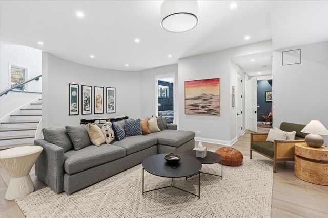 1936 N Wilmot Avenue, Chicago, IL 60647