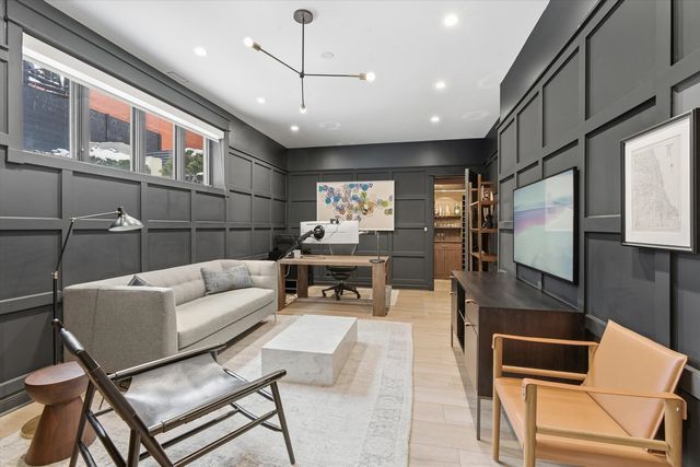 1936 N Wilmot Avenue, Chicago, IL 60647