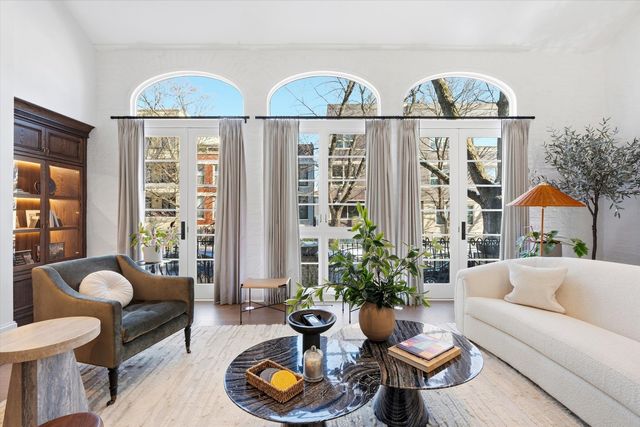 1936 N Wilmot Avenue, Chicago, IL 60647