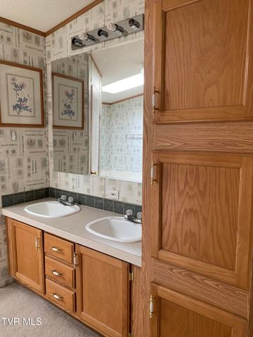 675 Shakerag Road, Greeneville, TN 37743