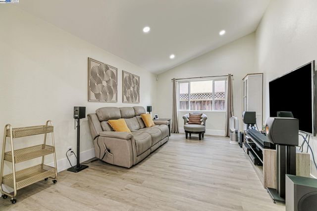 4714 Serra Ave, Fremont, CA 94538