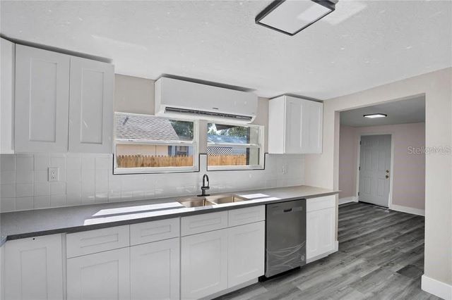 8308 N MULBERRY STREET, Tampa, FL 33604