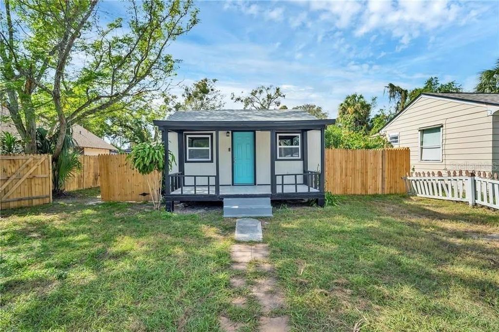 8308 N MULBERRY STREET, Tampa, FL 33604