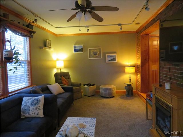 5669 East Lane, Hamburg, NY 14085