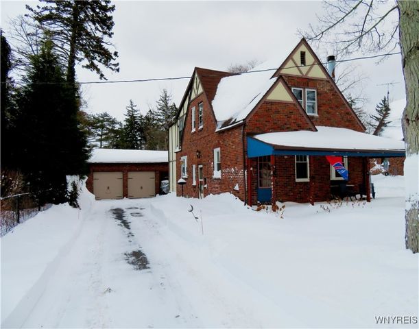5669 East Lane, Hamburg, NY 14085