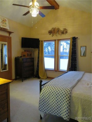 5669 East Lane, Hamburg, NY 14085