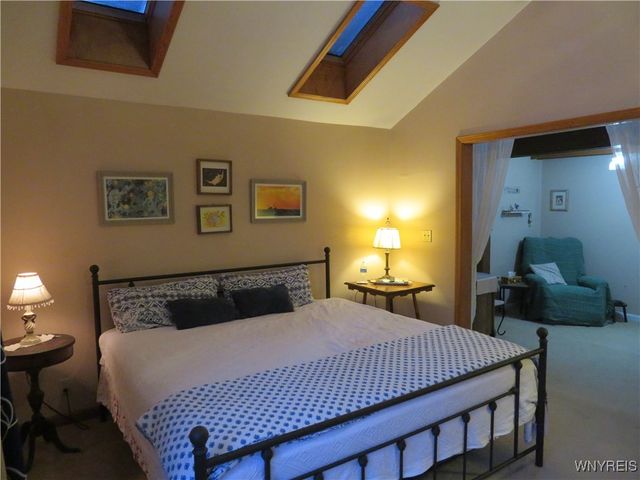 5669 East Lane, Hamburg, NY 14085