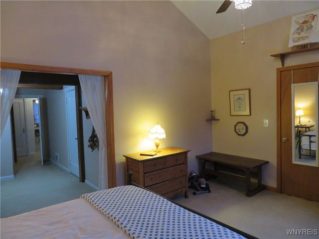 5669 East Lane, Hamburg, NY 14085