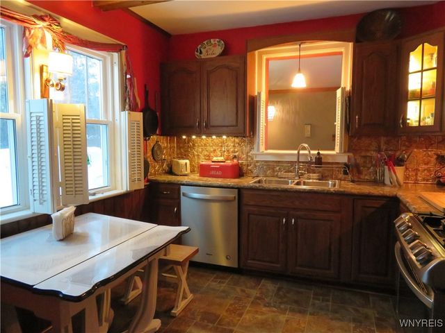 5669 East Lane, Hamburg, NY 14085