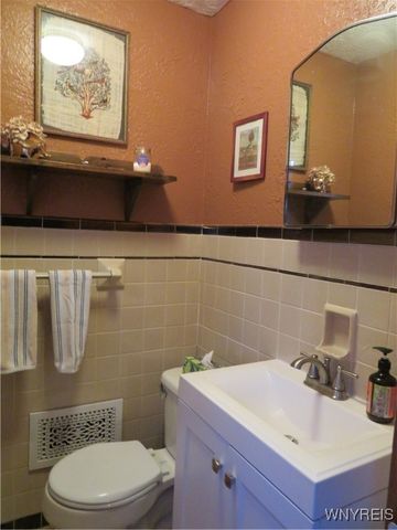 5669 East Lane, Hamburg, NY 14085