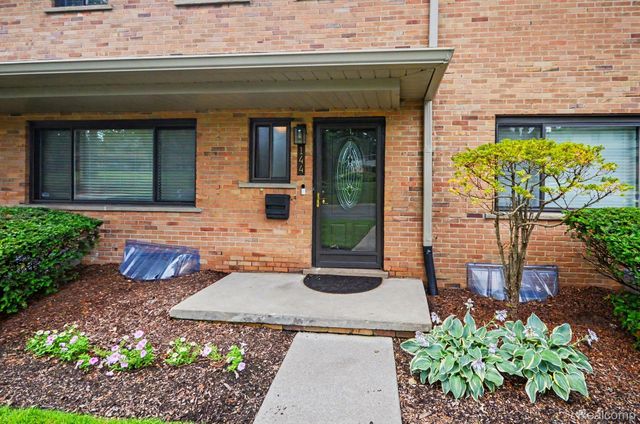 144 E Hickory Grove Road, Bloomfield Hills, MI 48304