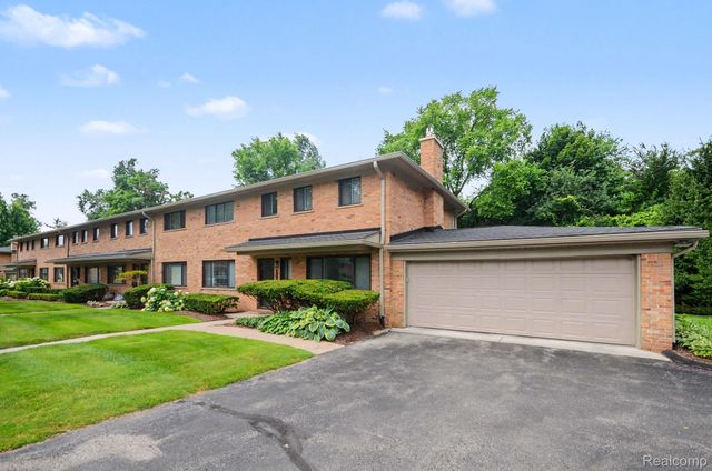 144 E Hickory Grove Road, Bloomfield Hills, MI 48304