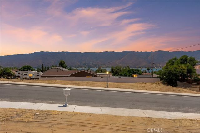 1103 W Sumner, Lake Elsinore, CA 92530