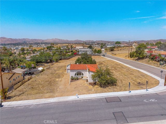 1103 W Sumner, Lake Elsinore, CA 92530