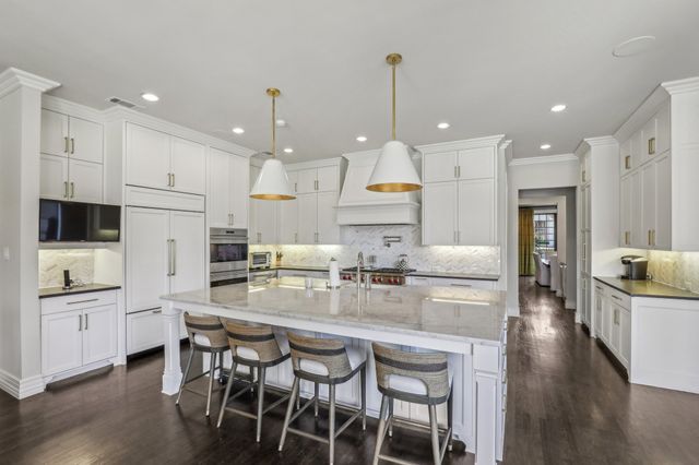 17611 Cedar Creek Canyon Drive, Dallas, TX 75252