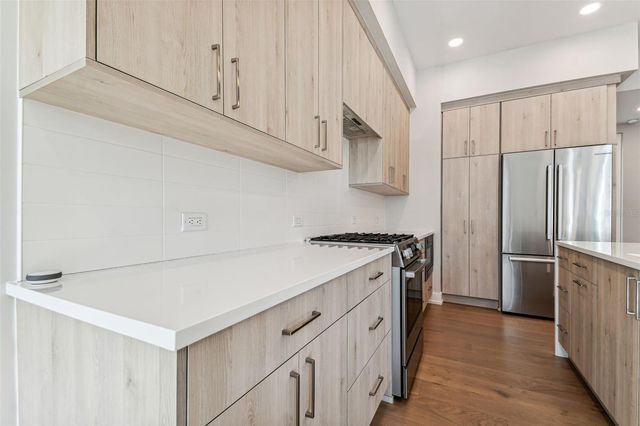 370 6TH STREET S, St Petersburg, FL 33701