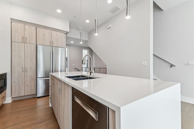 370 6TH STREET S, St Petersburg, FL 33701