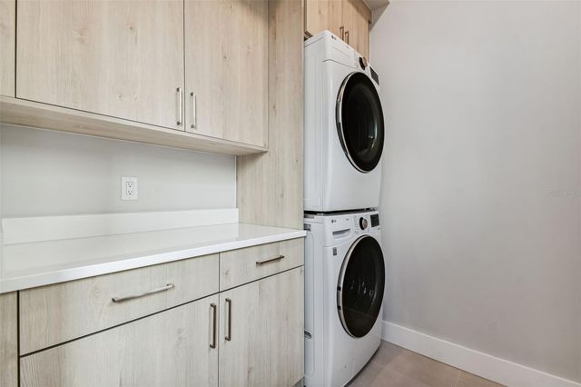 370 6TH STREET S, St Petersburg, FL 33701