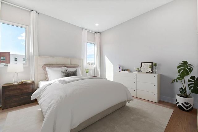 370 6TH STREET S, St Petersburg, FL 33701