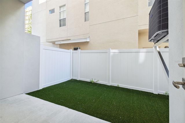 370 6TH STREET S, St Petersburg, FL 33701