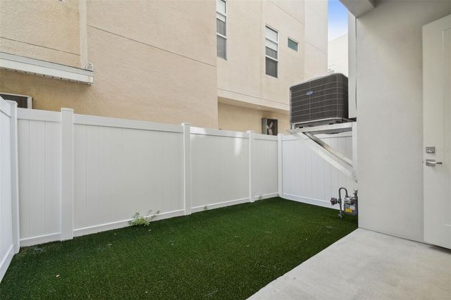 370 6TH STREET S, St Petersburg, FL 33701