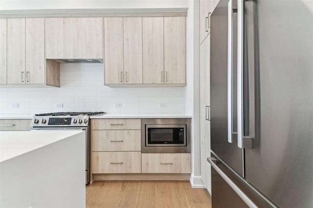 370 6TH STREET S, St Petersburg, FL 33701