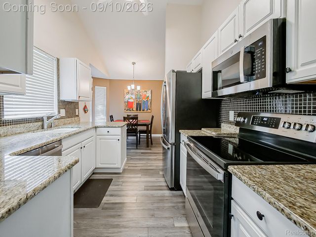 2030 Orchard Court, West Bloomfield Charter Township, MI 48324