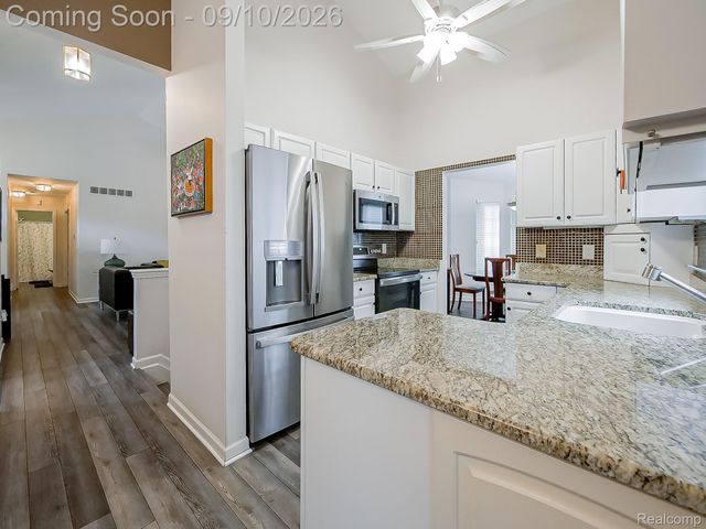 2030 Orchard Court, West Bloomfield Charter Township, MI 48324