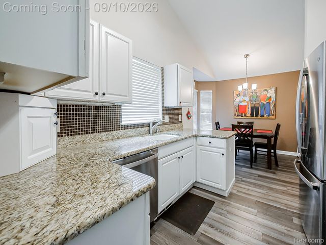 2030 Orchard Court, West Bloomfield Charter Township, MI 48324